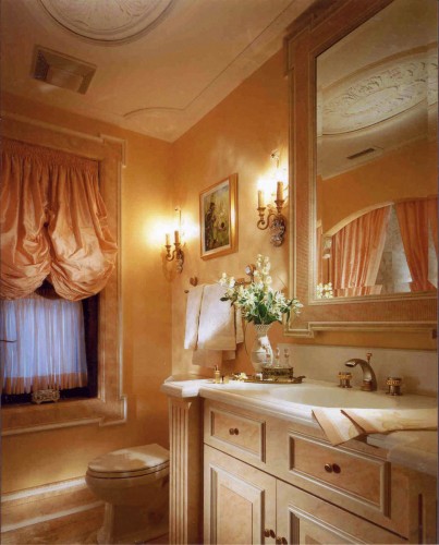 Warm Traditional Bathroom Design